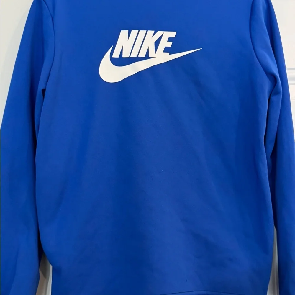 Nike Kids Blue and Navy Jacket zipper Nike logo on back! Boys size small